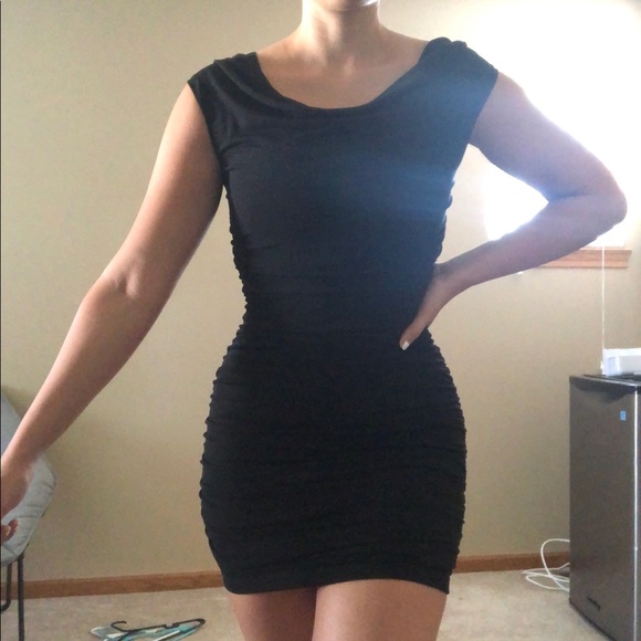 Little Black Dress 👗 - Picture 4 of 11